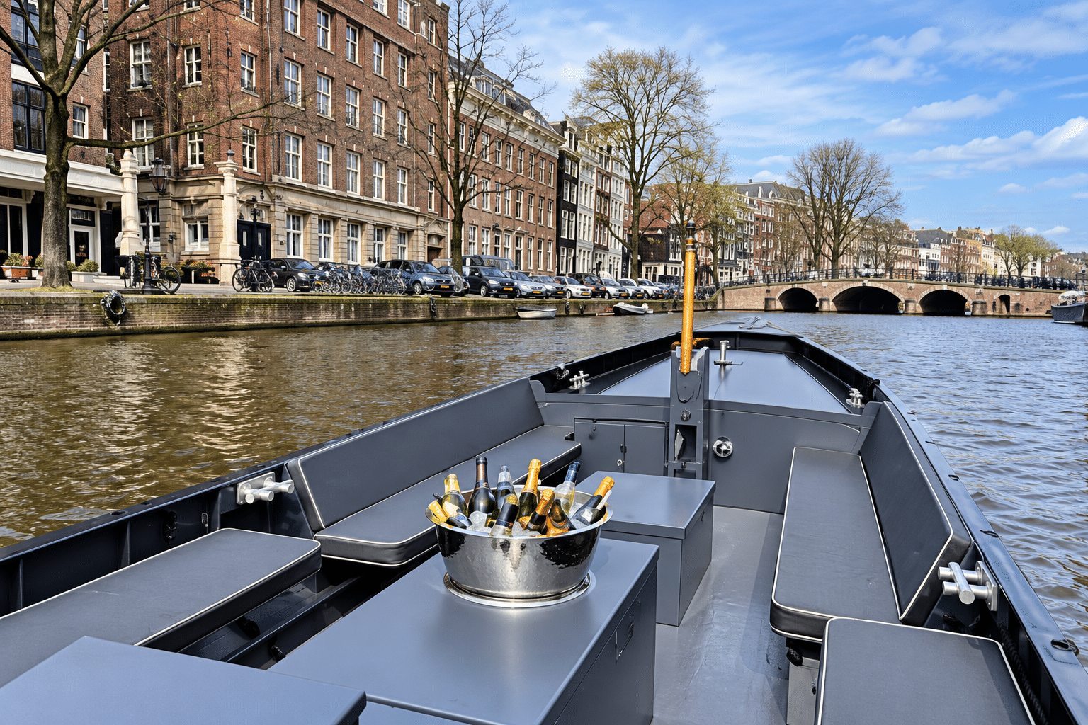 Borrel aan boord van de Wan-Hoop