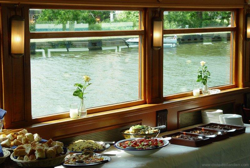 Buffet aan boord